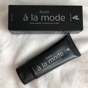 Younique Touch À la mode cream Luminizer -Pearly